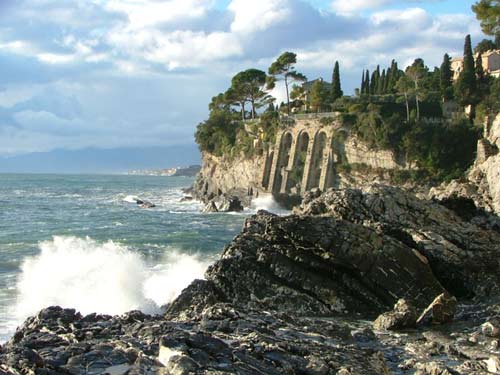 La scogliera di Pieve Ligure