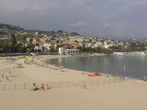 La spiaggia dell'Arenella a Sanremo