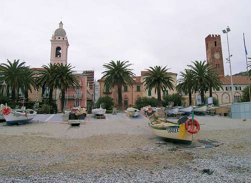 La spiaggia di Noli